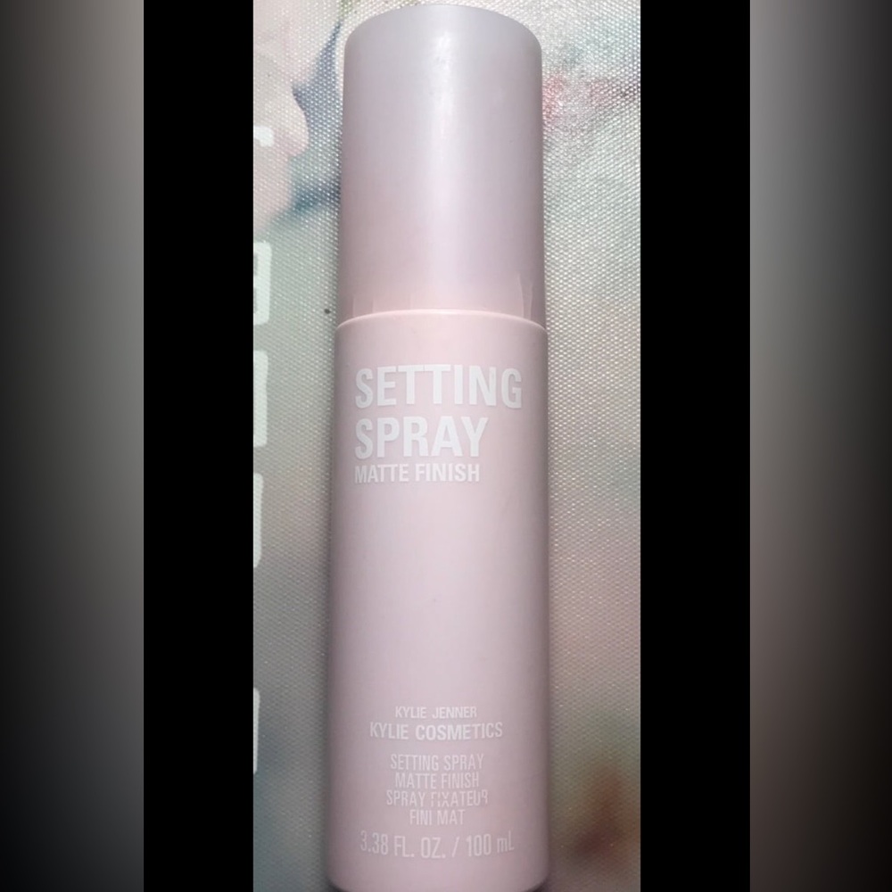 Kylie Cosmetics Pink Setting Spray - Matte Finish